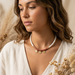 Maïa - Collier perles coquillage pierre de sable acier doré